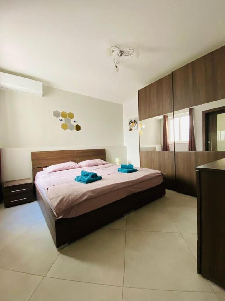Mela Apartment 1 圣保罗湾城 外观 照片